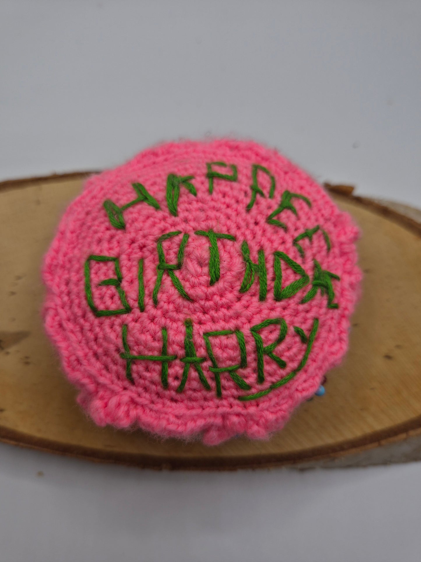 Porte-Épingles Crochet Rose Fait Main Socle Bois Couture