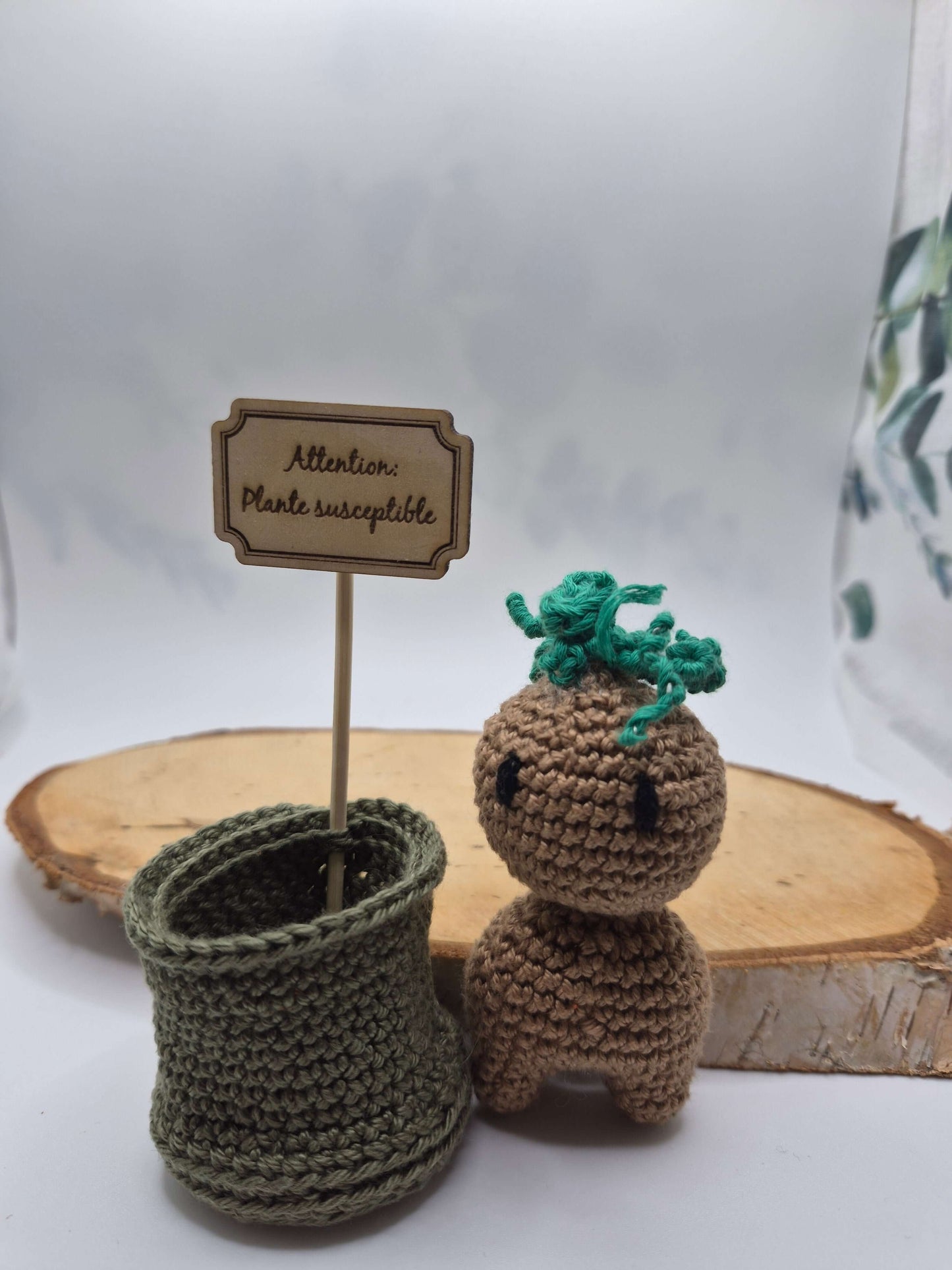 Amigurumi Mandragore  "Attention : très susceptible"